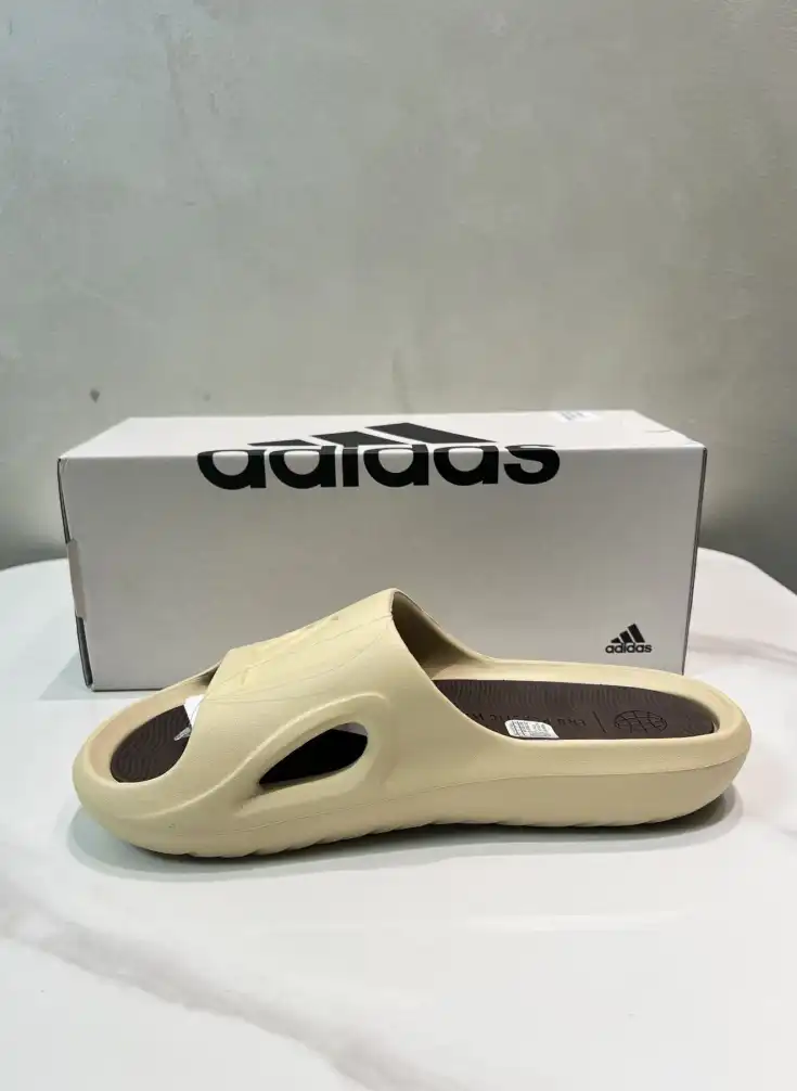 hype Adidas slippers