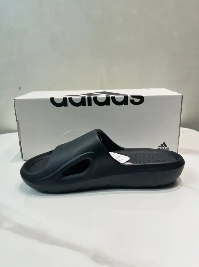 hype Adidas slippers