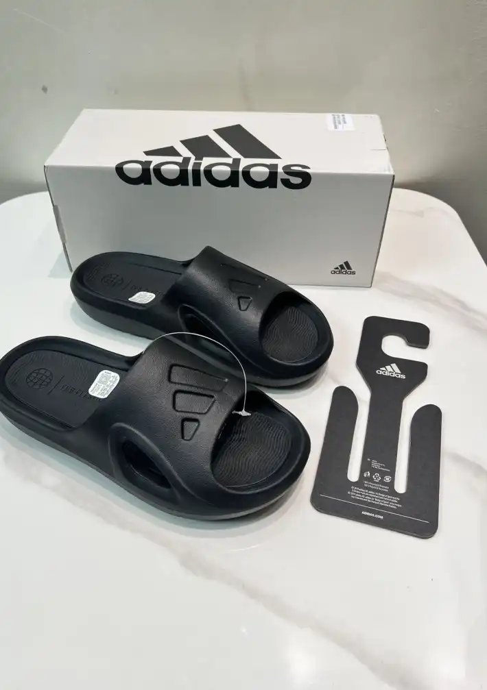 hype Adidas slippers