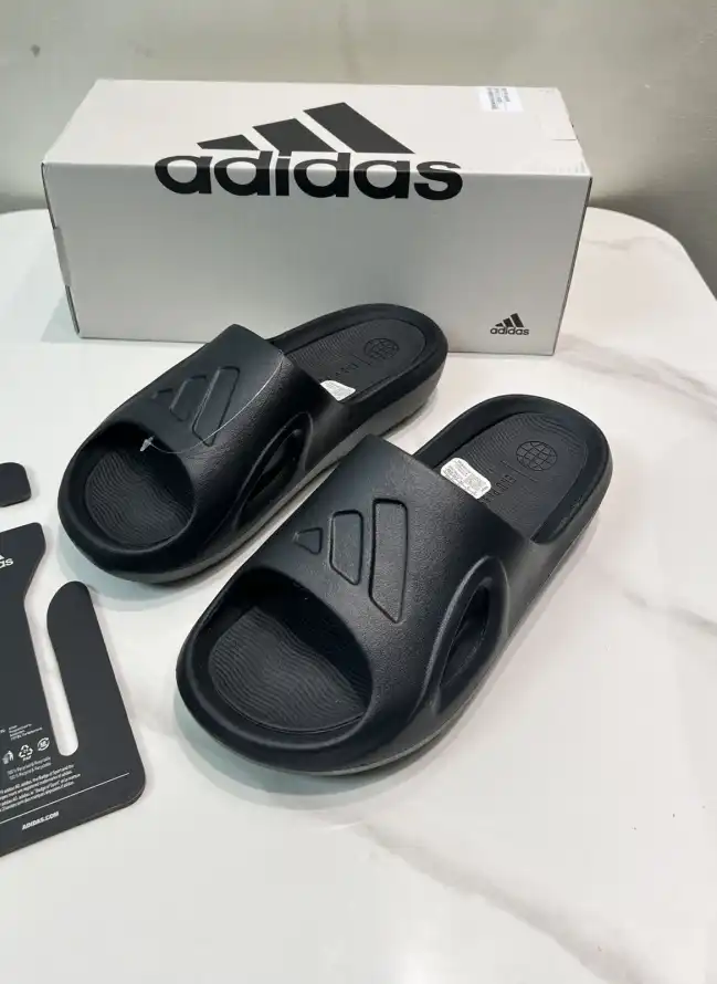 hype Adidas slippers