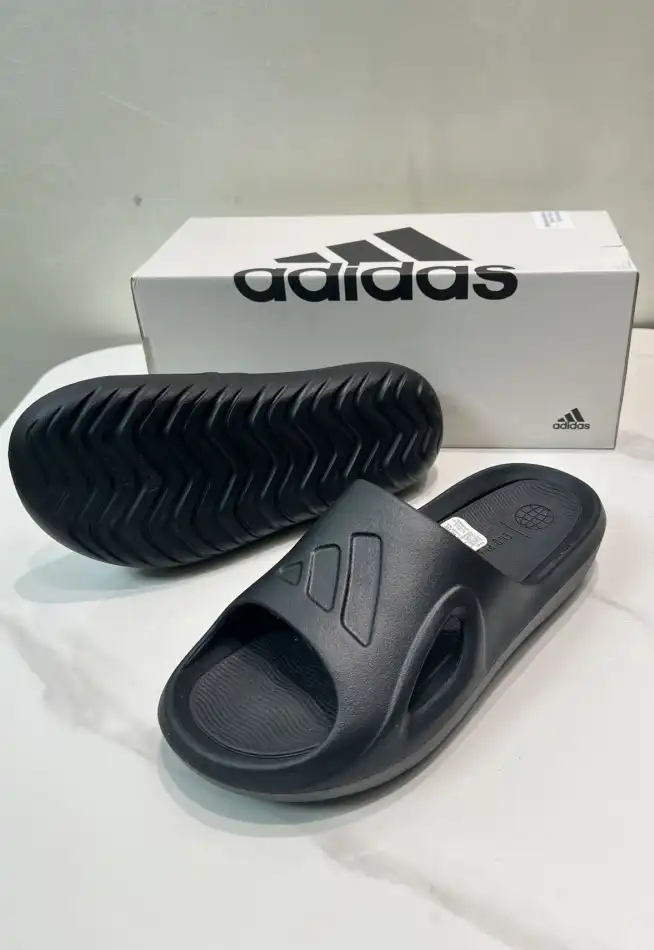 hype Adidas slippers