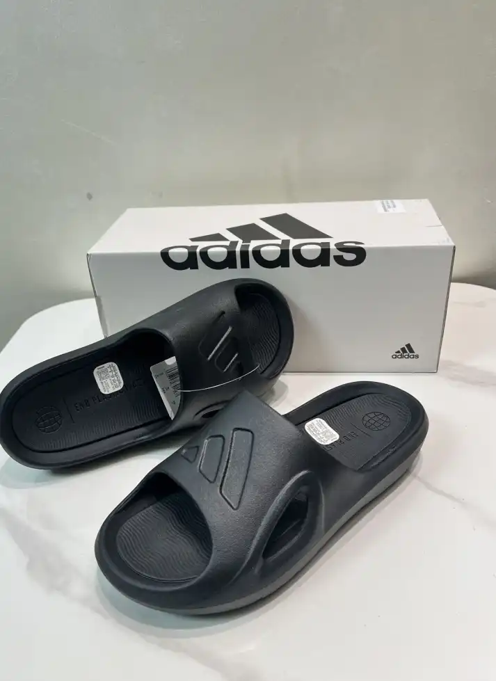 hype Adidas slippers