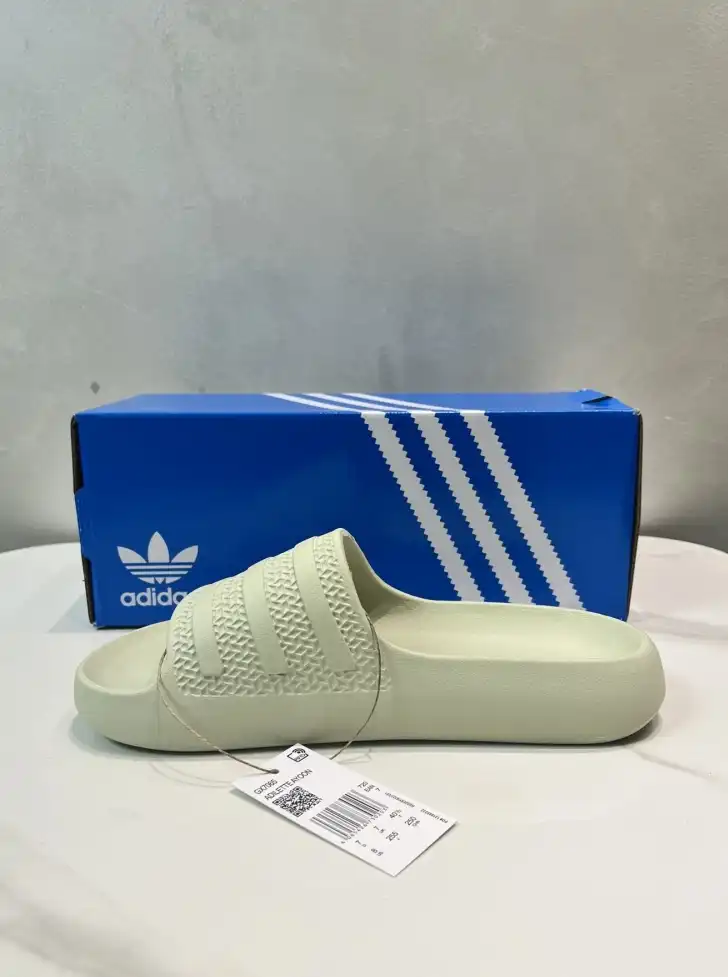 hype Adidas slippers