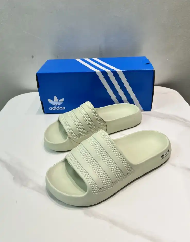 hype Adidas slippers