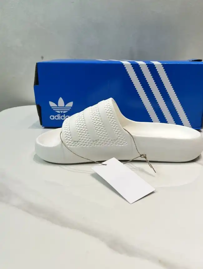 hype Adidas slippers