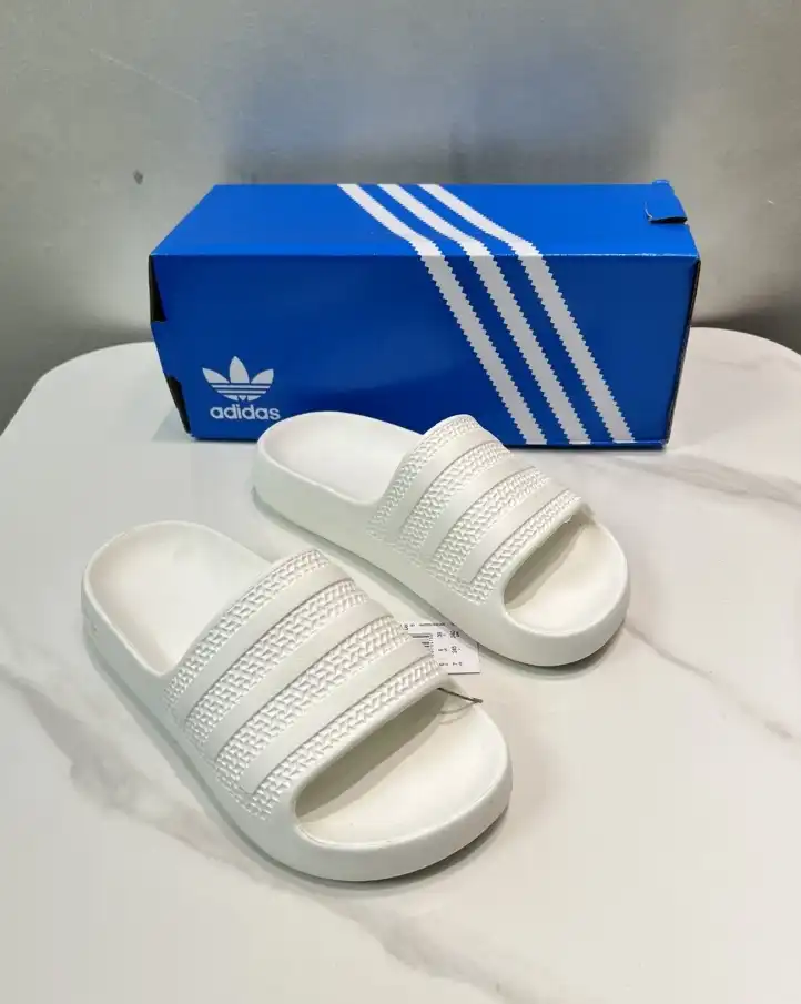 hype Adidas slippers