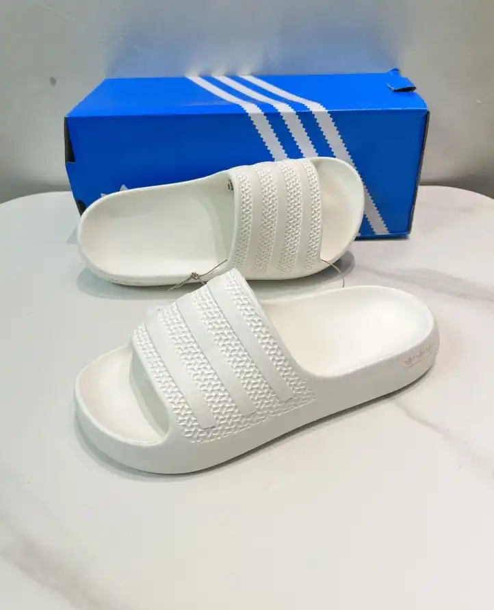 hype Adidas slippers