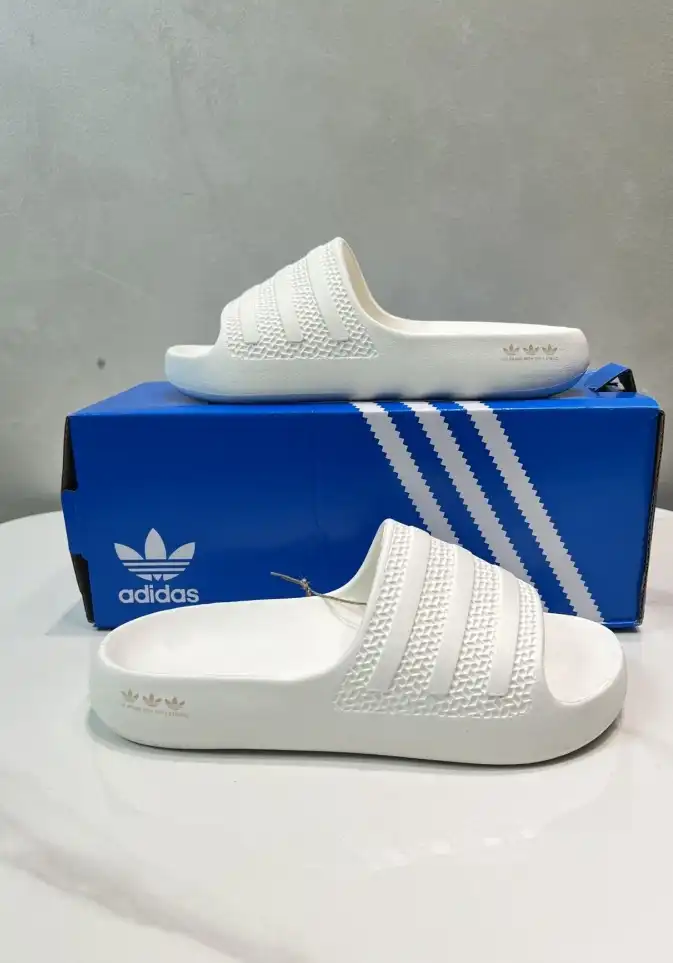 hype Adidas slippers