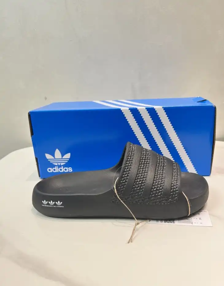 hype Adidas slippers