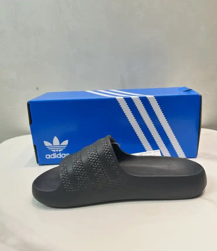 hype Adidas slippers