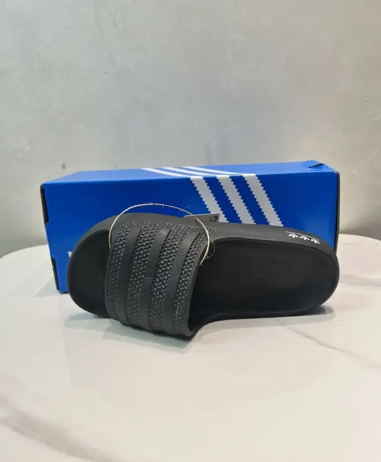 hype Adidas slippers