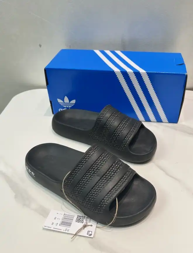 hype Adidas slippers