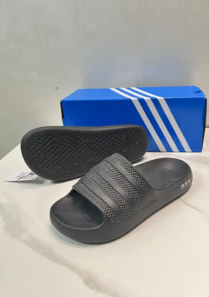 hype Adidas slippers