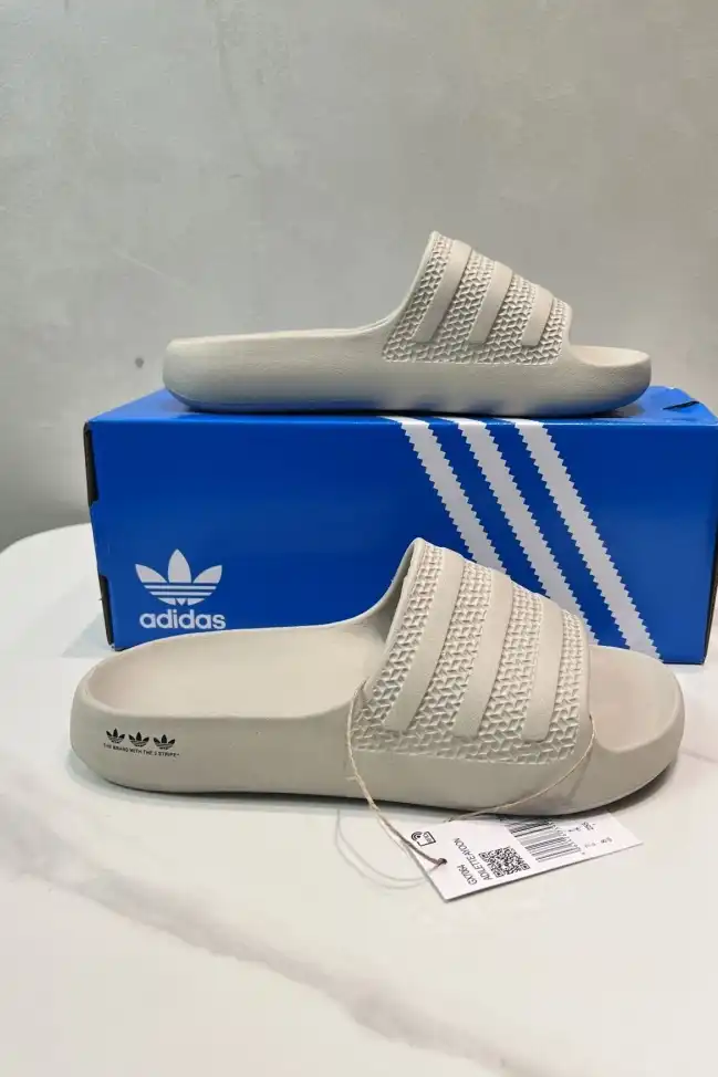 hype Adidas slippers