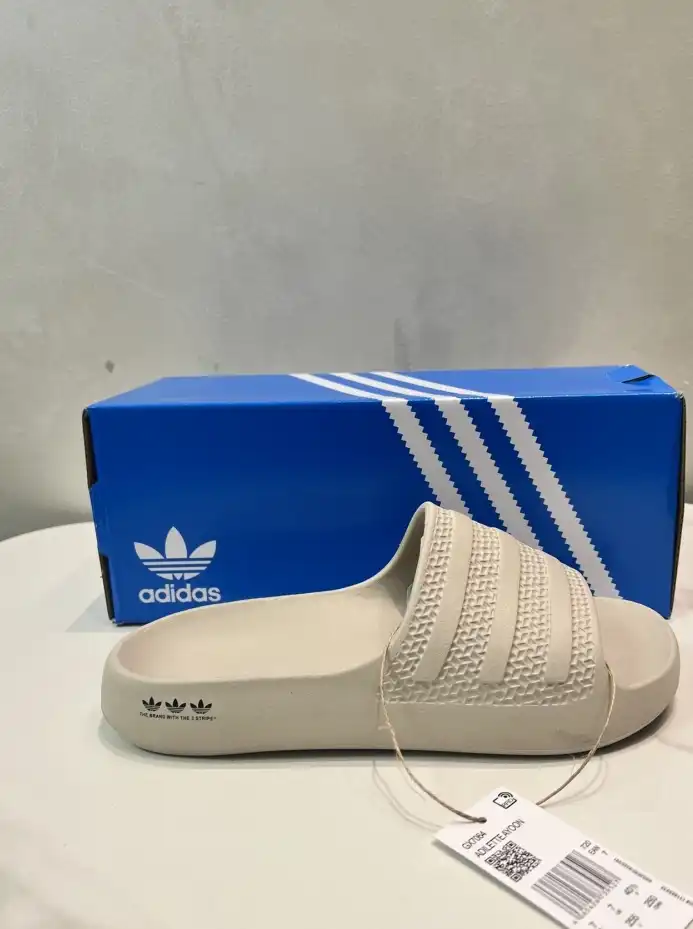 hype Adidas slippers