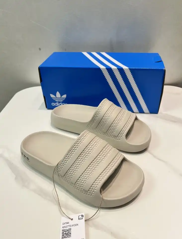 hype Adidas slippers