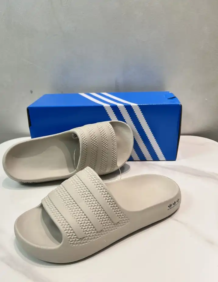 hype Adidas slippers