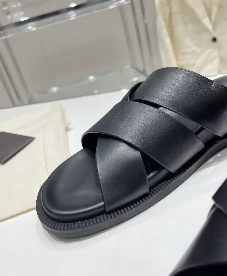 hype Valentino Slippers