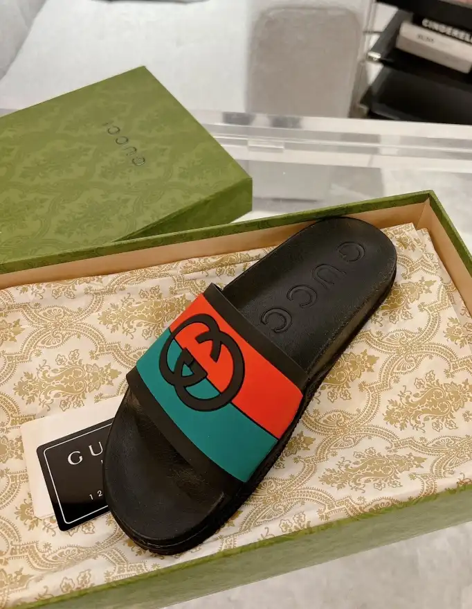 hype Gucci Slippers