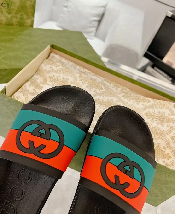 hype Gucci Slippers