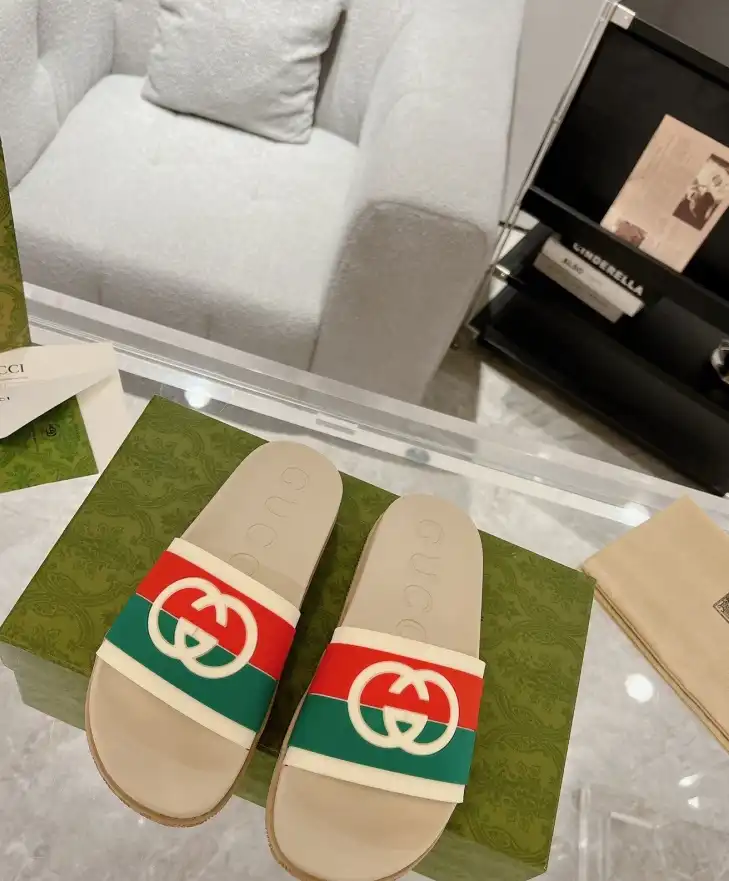 hype Gucci Slippers