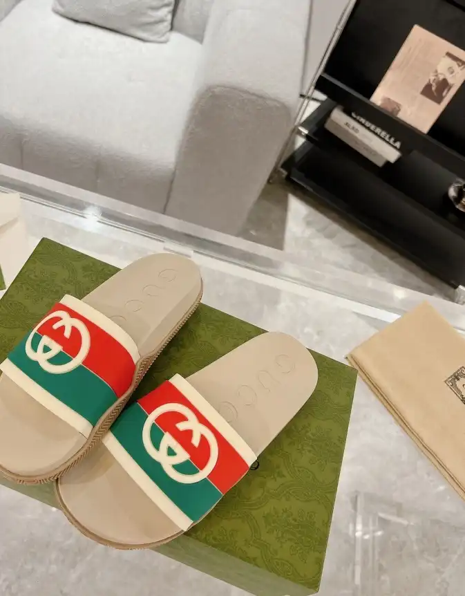 hype Gucci Slippers