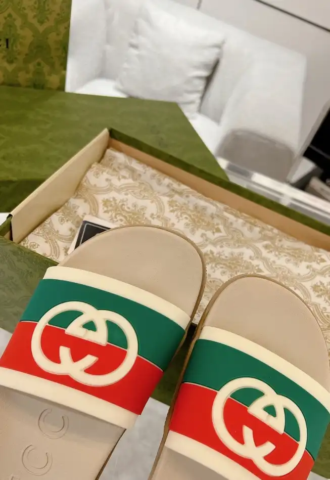 hype Gucci Slippers