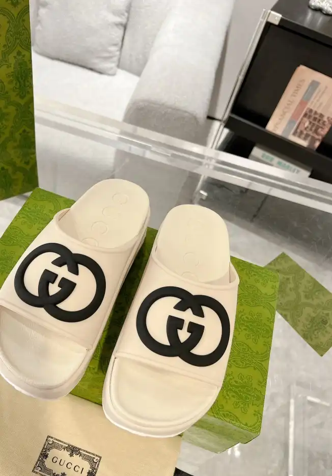 hype Gucci Slippers