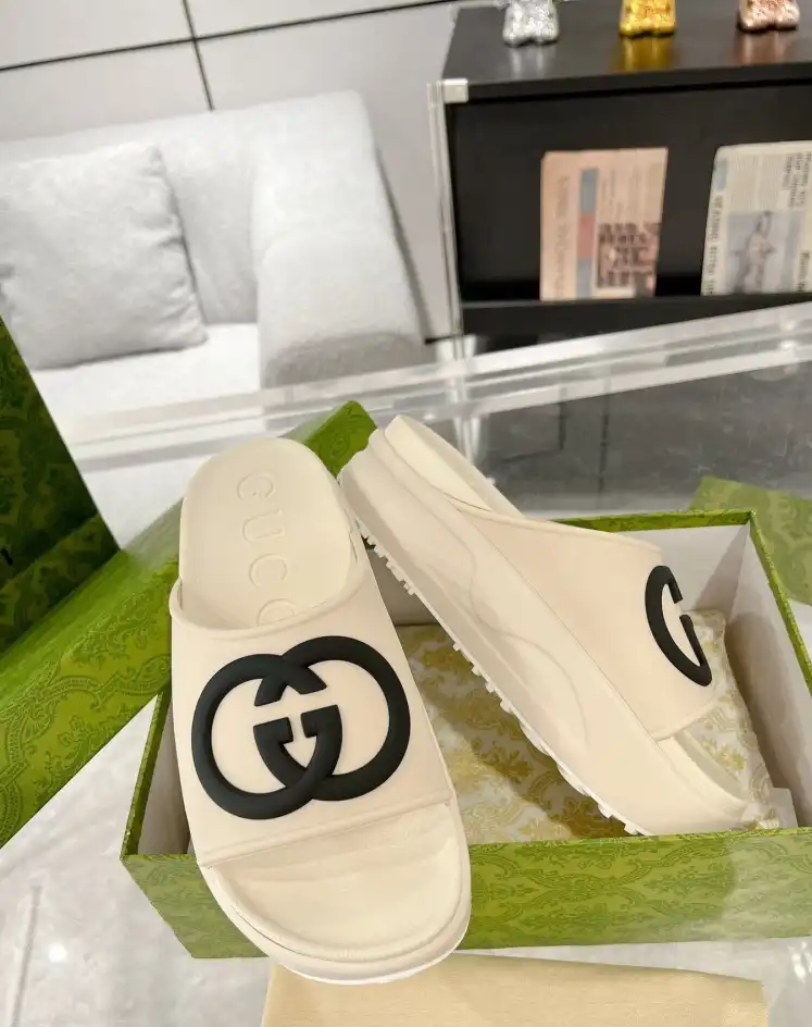 hype Gucci Slippers