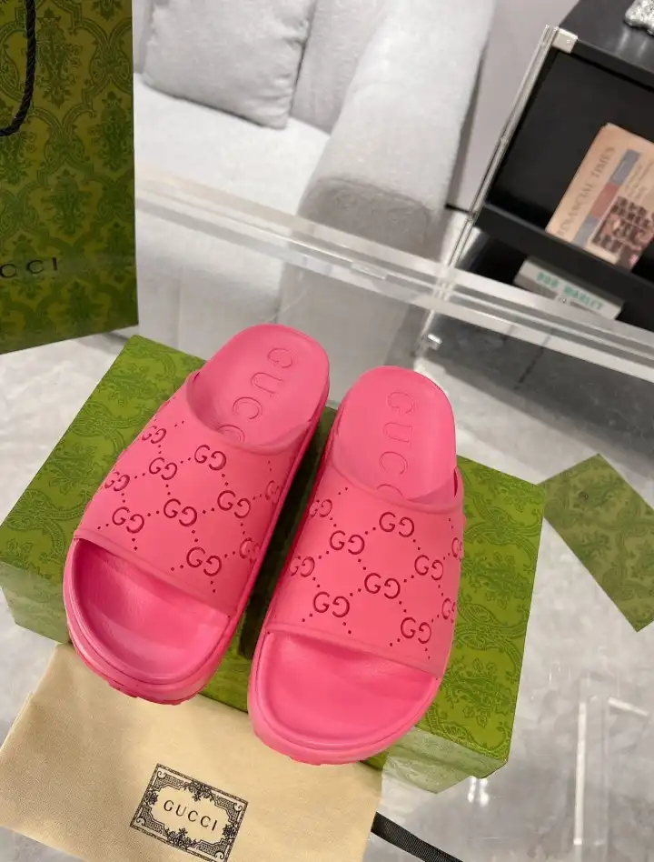 hype Gucci Slippers