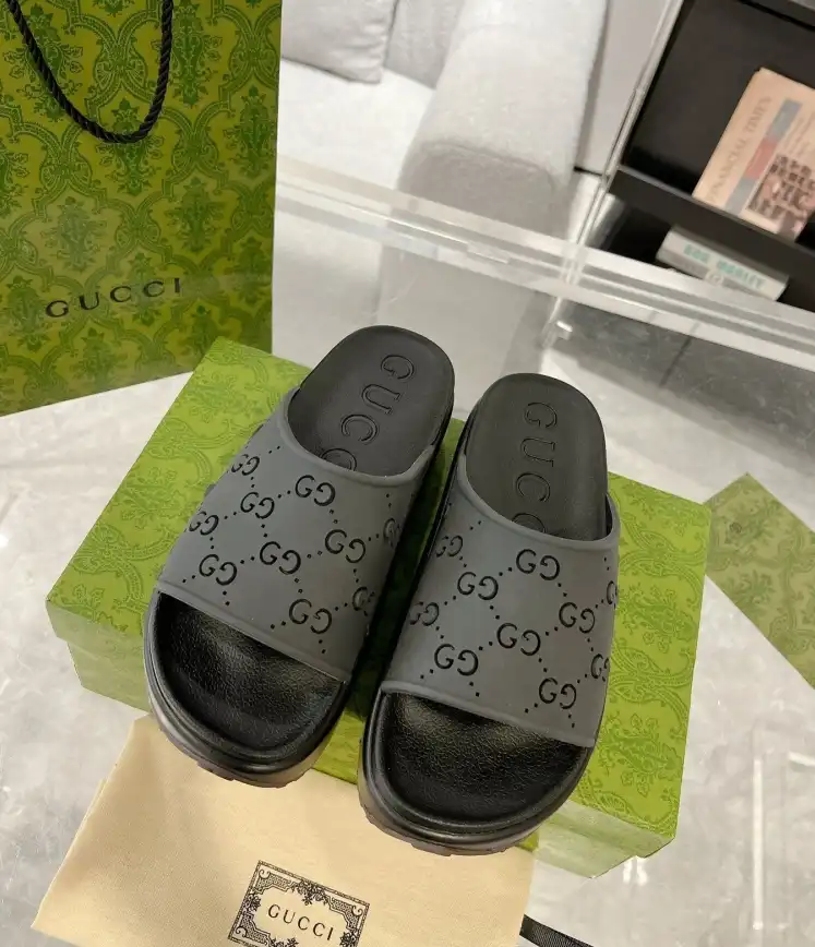 hype Gucci Slippers