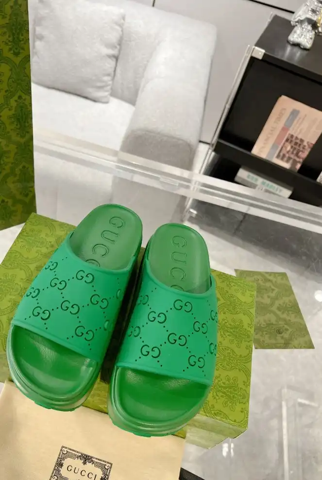 hype Gucci Slippers