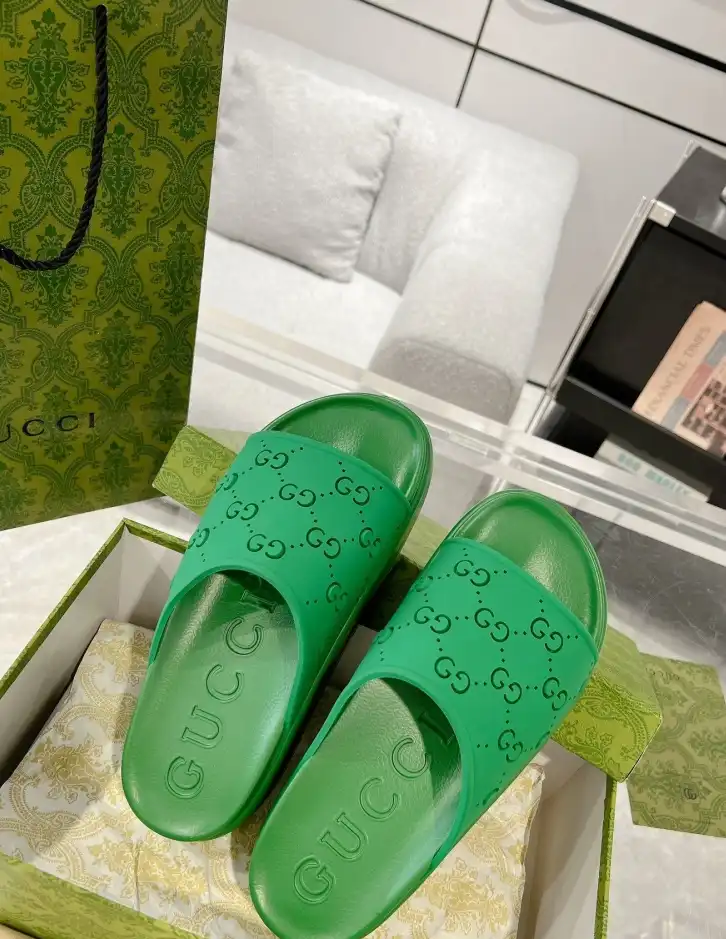 hype Gucci Slippers