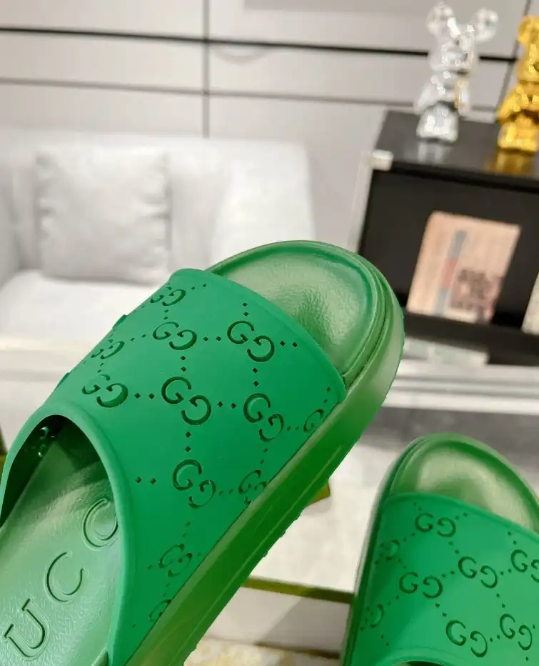 hype Gucci Slippers