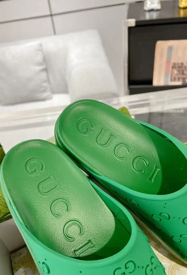 hype Gucci Slippers