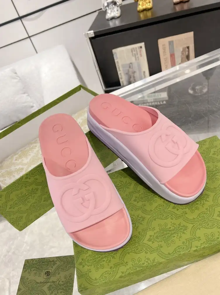 hype Gucci Slippers