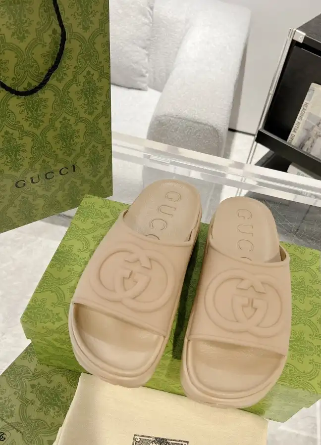 hype Gucci Slippers