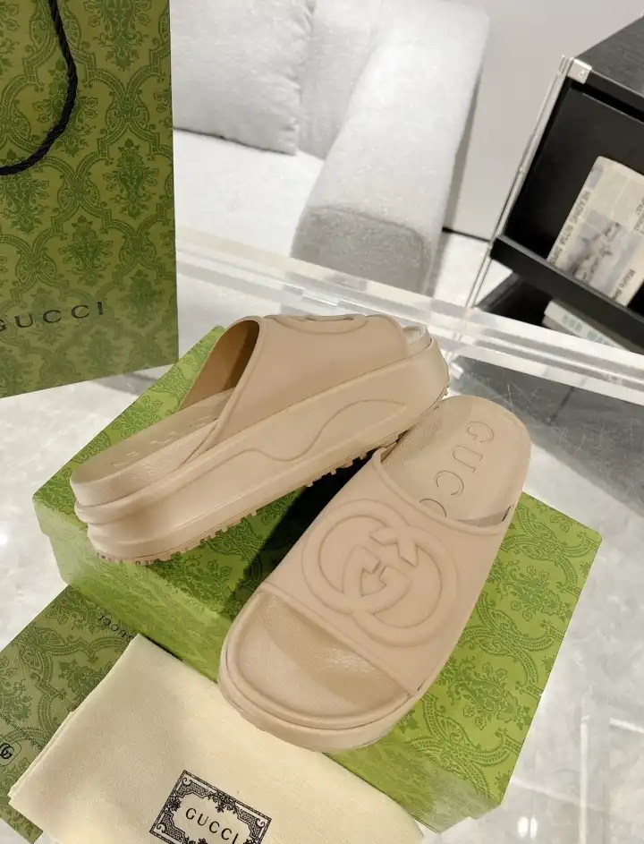 hype Gucci Slippers