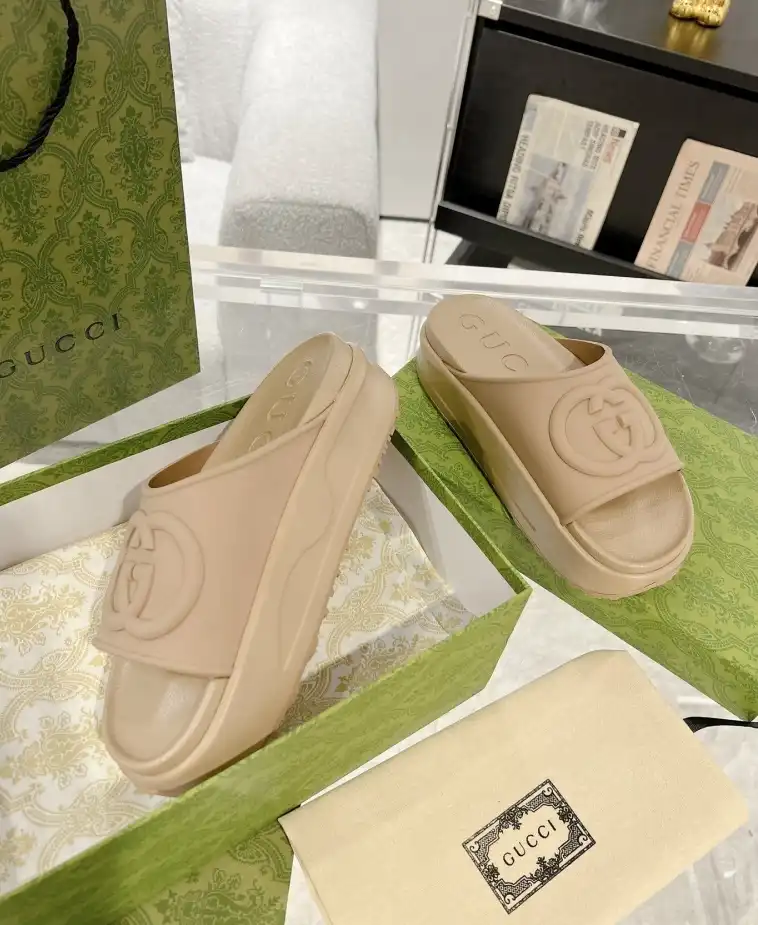 hype Gucci Slippers