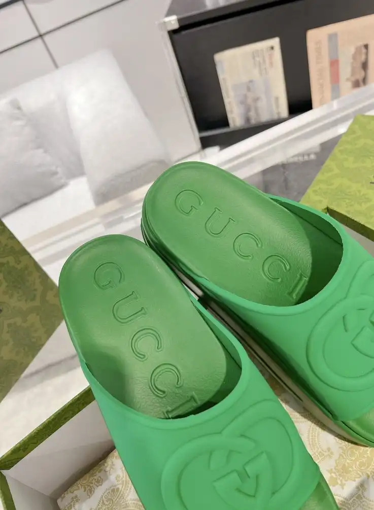 hype Gucci Slippers