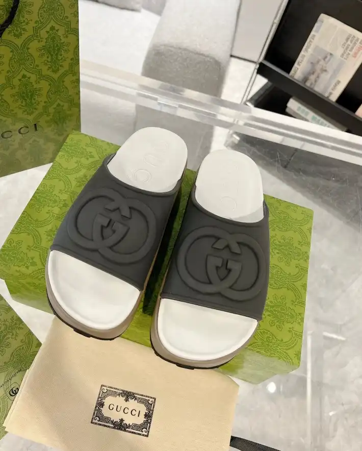 hype Gucci Slippers