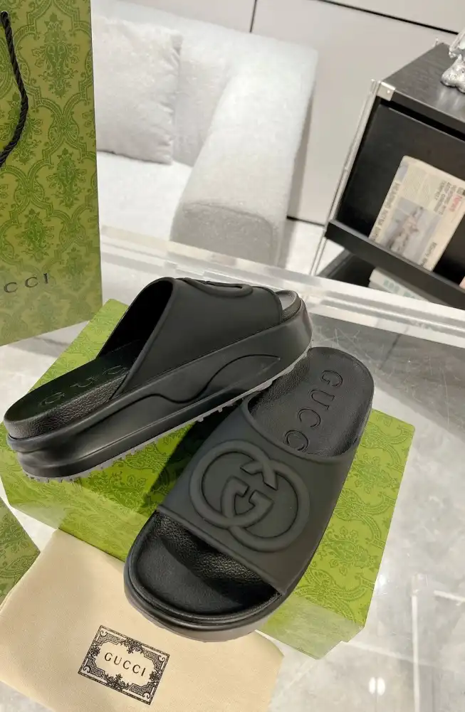 hype Gucci Slippers