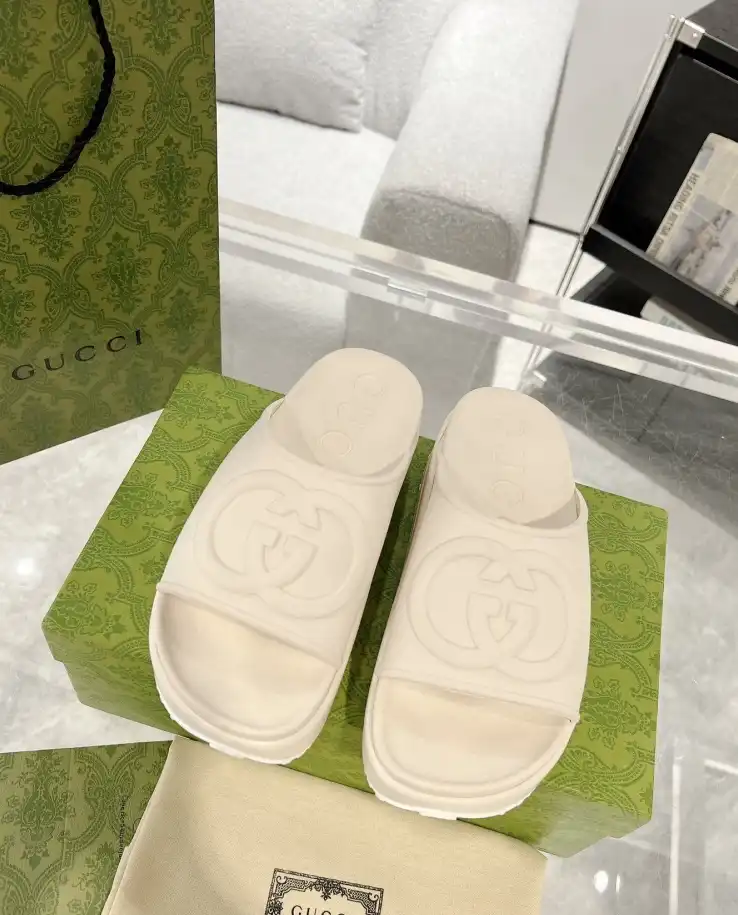 hype Gucci Slippers