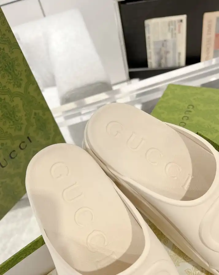 hype Gucci Slippers