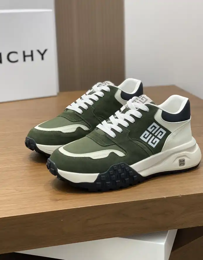 hype Givenchy Sneakers