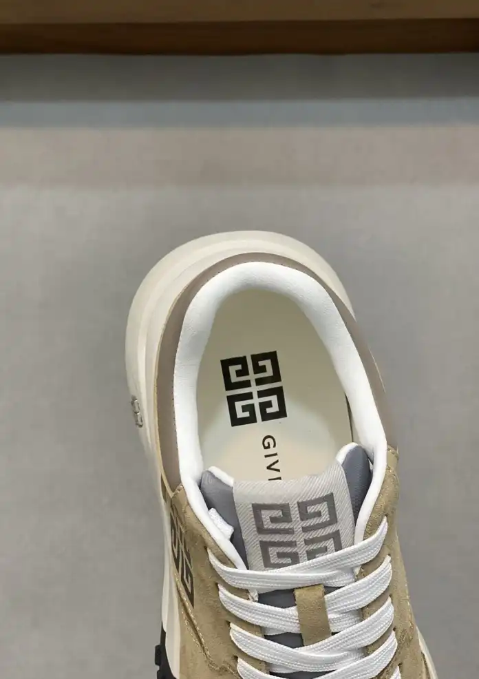 hype Givenchy Sneakers