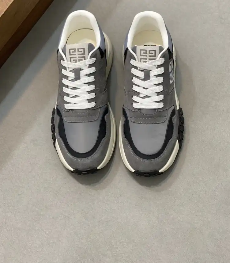 hype Givenchy Sneakers