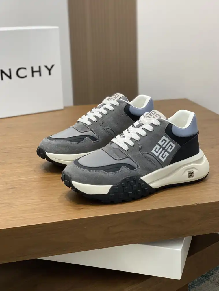 hype Givenchy Sneakers