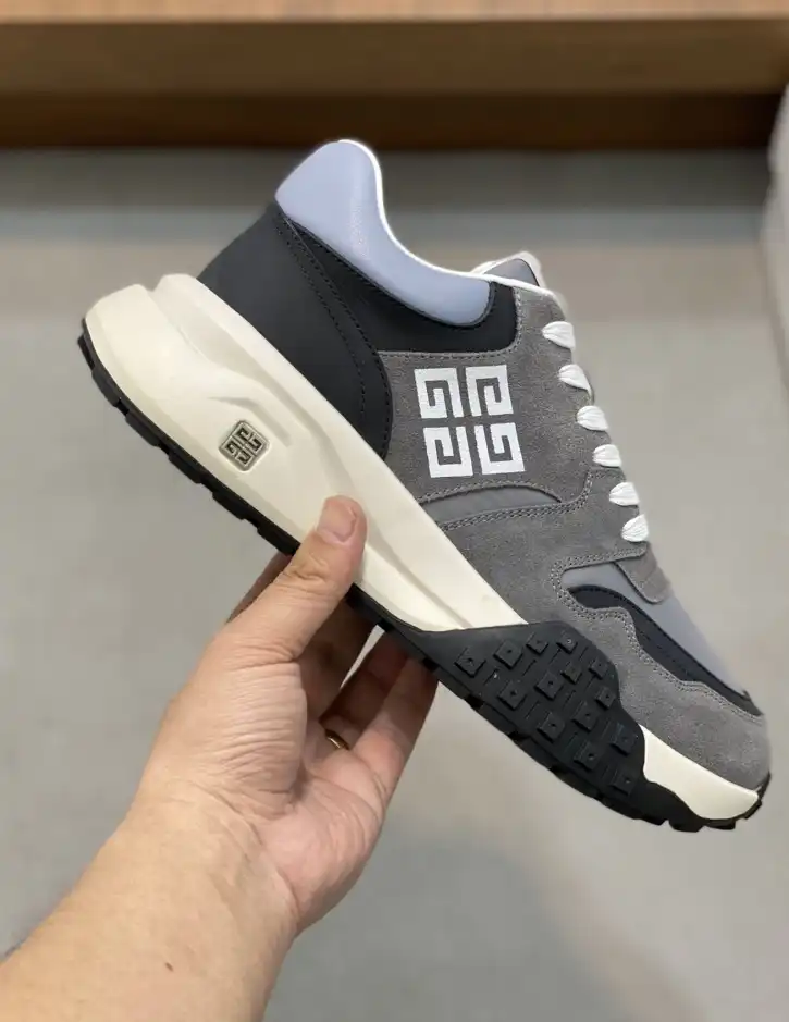 hype Givenchy Sneakers