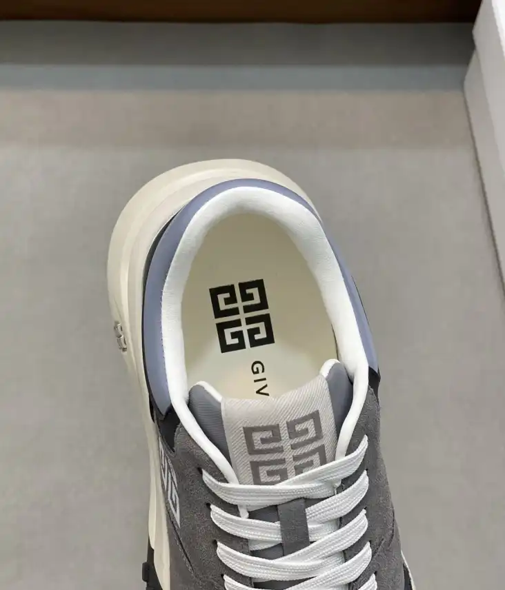 hype Givenchy Sneakers